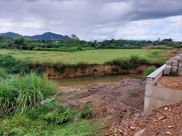 vung-ha-luu-cong-bi-xoi-lo-hang-chuc-nghin-m2-dat-san-xuat-o-thon-hoa-trung-hoa-ninh-1663303549.jpg