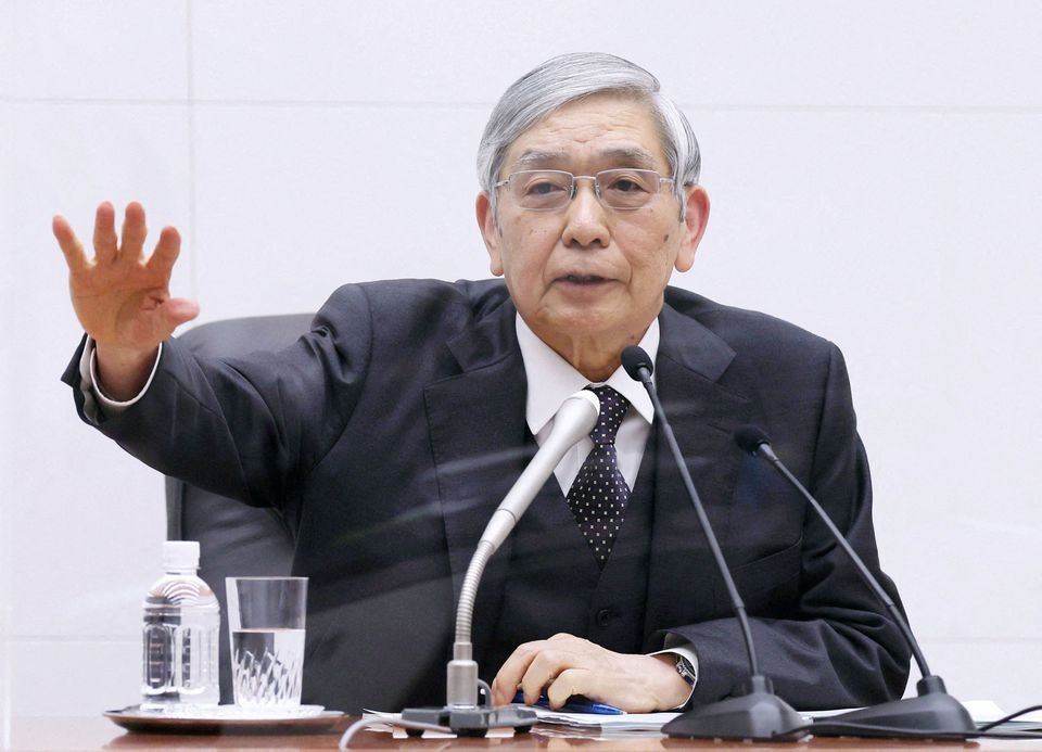 thong-doc-boj-haruhiko-kuroda-phat-bieu-tai-cuoc-hop-bao-o-tokyo-1671676111.jpg