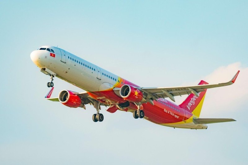 hang-khong-vietjet-lo-gan-2200-ty-dong-trong-nam-2022-1675399016.jpg