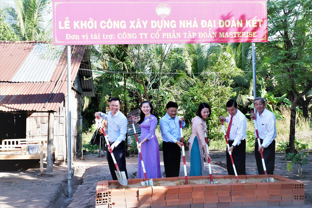 chi-sau-05-thang-trien-khai-hang-tram-can-nha-kien-co-da-dang-duoc-ban-giao-cho-cac-ho-gia-dinh-kho-khan-tren-khap-ca-nuoc-1676867880.png