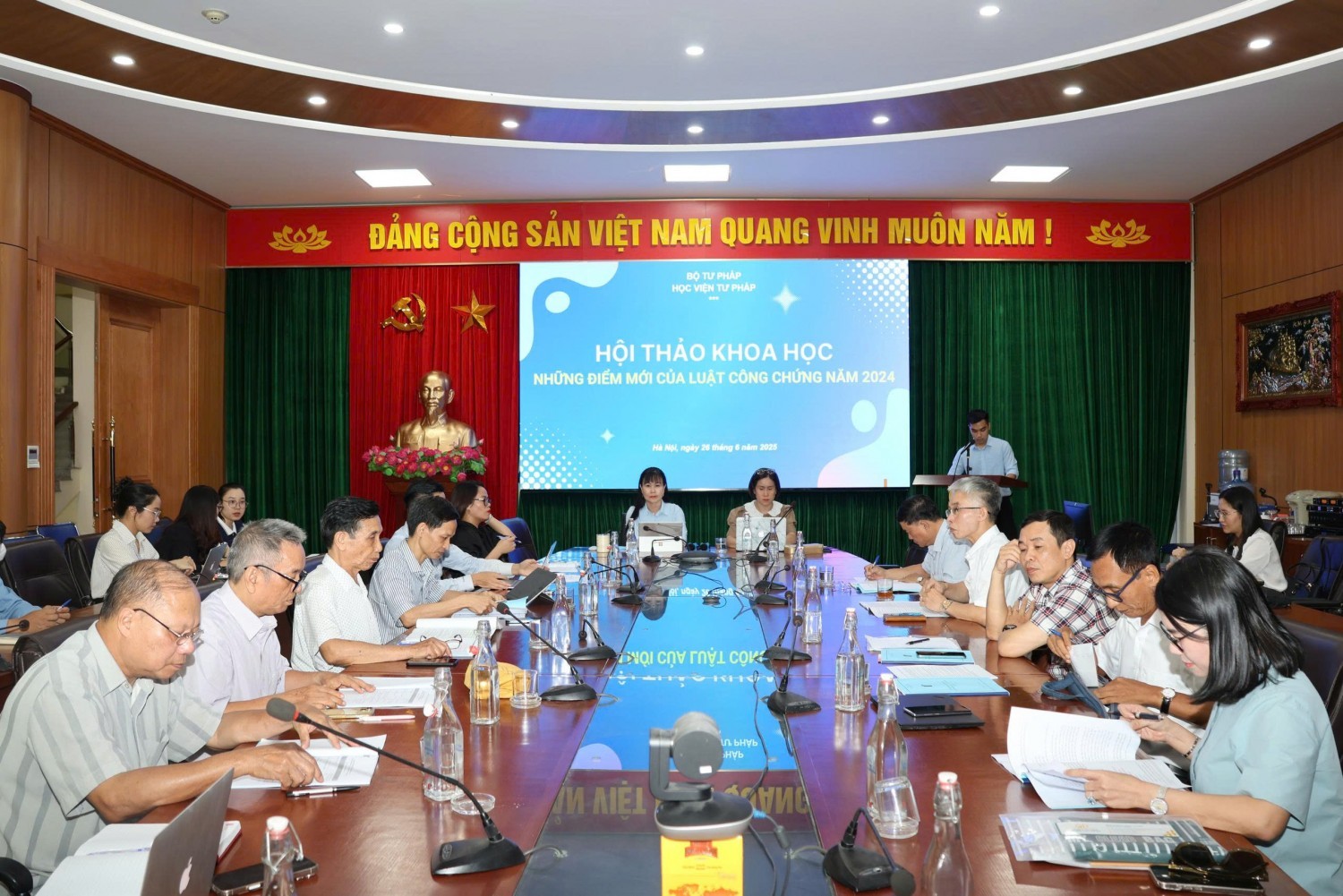 quang-canh-hoi-thao-tai-hoc-vien-tu-phap-dau-cau-tpha-noi-1750949018.jpg
