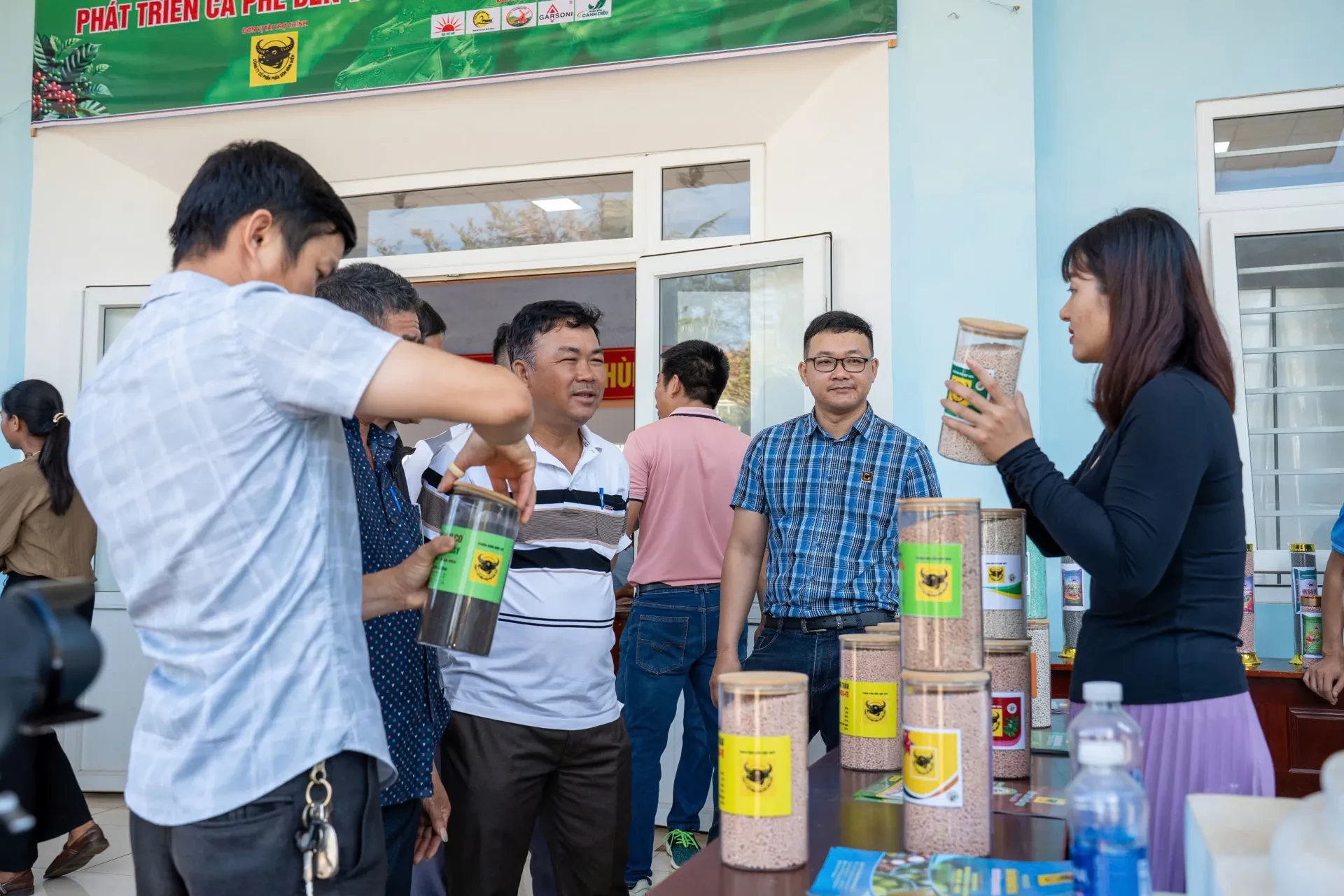 hoi-thao-9-1746800012.webp