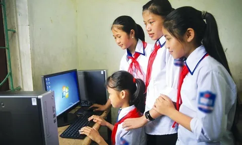 Kon Tum rà soát gói thầu giáo dục bị tố nâng giá