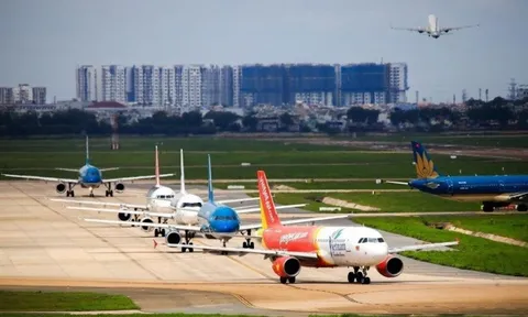 Khách tăng cao, hàng không vẫn lỗ lớn