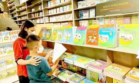 Gánh nặng sách giáo khoa đầu năm học mới