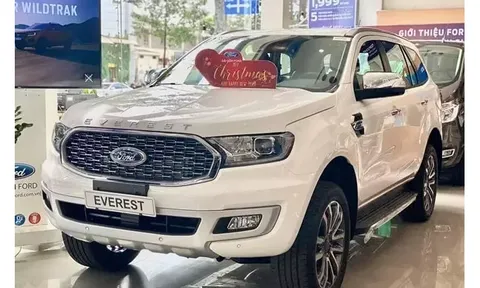 Sốt xe mới, hàng loạt xe bản cũ rớt giá cực sâu