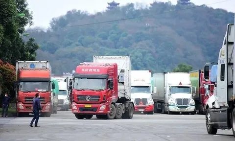 Xuất khẩu sang Trung Quốc còn khó khăn, nguy cơ lại ùn tắc hàng hóa ở cửa khẩu