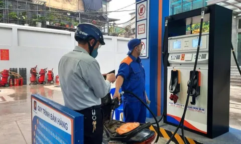 Thường vụ Quốc hội họp bất thường xem xét giảm thuế BVMT với xăng dầu