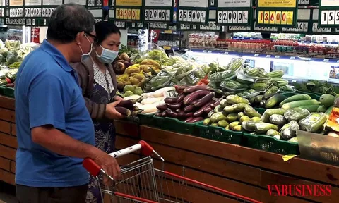 Mối lo giữa lúc tỷ giá tăng và lạm phát chưa phải ‘quá nóng’