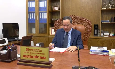 Cảnh cáo người đứng đầu Nhà xuất bản Giáo dục vi phạm về sách giáo khoa