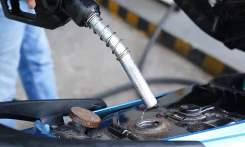 Giá xăng dầu hôm nay 10.7.2022: Về dưới 30.000 đồng/lít từ 0 giờ ?