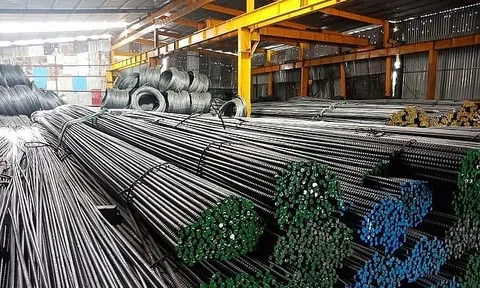 Giá thép tiếp tục điều chỉnh giảm liên tiếp lần thứ 8: Xuống còn 16 triệu đồng/tấn