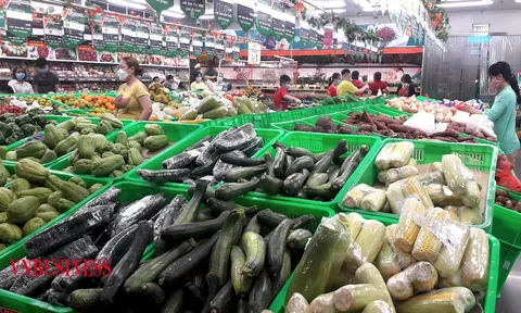 Thấy gì từ chuyện Bách Hoá Xanh đóng bớt cửa hàng?