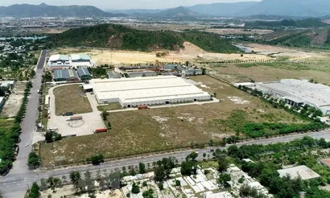 Ngang nhiên 'xí phần' đất công nghiệp để cho thuê trái phép