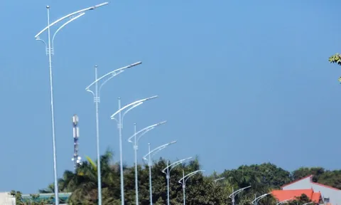 Gói thầu điện chiếu sáng tại Đắk Lắk: Sửa HSMT, gia hạn đóng thầu