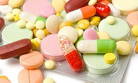 Doanh nghiệp bắt tay, “né” quy định để phân phối dược phẩm nhập khẩu