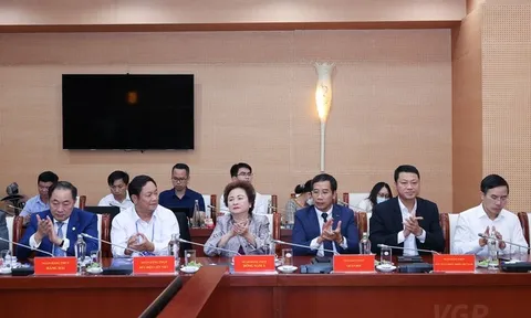 Thủ tướng kêu gọi các ngân hàng thương mại chia sẻ khó khăn, đóng góp tích cực hơn cho nền kinh tế, người dân và doanh nghiệp