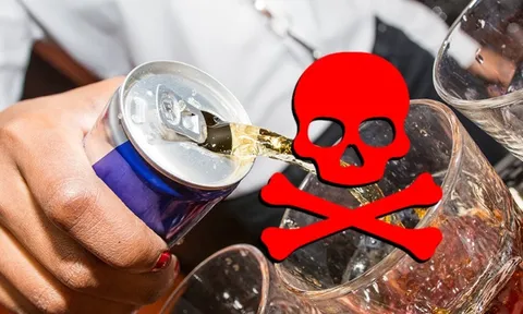 Cảnh báo nguy hiểm khôn lường từ thói quen pha rượu với nước ngọt