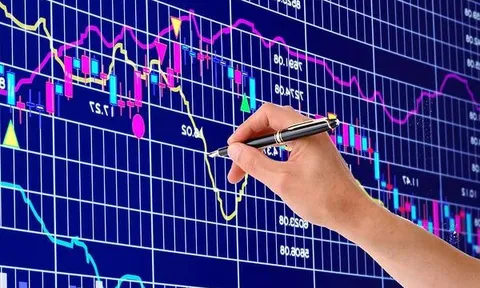 Nhịp đập Thị trường 10/08: Giằng co quanh tham chiếu