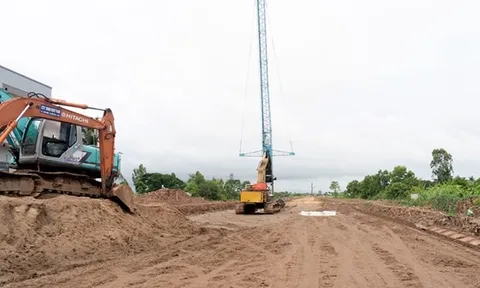 Cảnh cáo 3 nhà thầu làm chậm gói thầu thi công tuyến tránh Long Xuyên