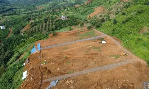 Hàng loạt khu đất “khủng” bị phá nát làm đường giao thông tự phát