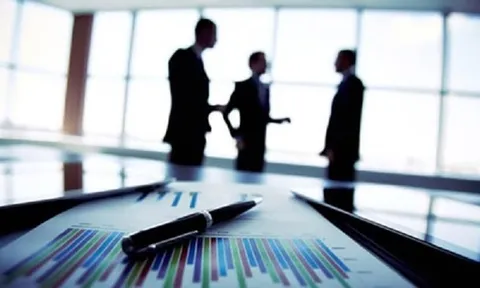 Chứng khoán phiên sáng 24/8: Sắc xanh dần lan rộng, VN-Index liên tục tăng điểm