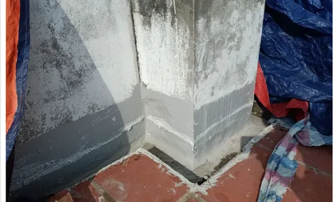 Hà Nội: Vụ hàng xóm xây sửa, nhà liền kề hư hại: Công trình sửa chữa, nâng tầng không phép!