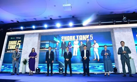 Shark 'dính' thị phi nổi như cồn: Người 'thả lời ong bướm', người vướng drama tình ái...