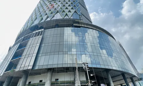 Các 'siêu dự án' âm thầm đổi chủ