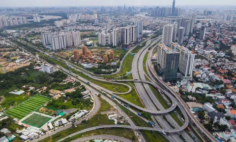 Đòn bẩy tài chính của nhóm doanh nghiệp bất động sản tăng