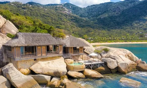 Thua lỗ nặng, cổ phiếu của chủ khu nghỉ dưỡng Six Senses Ninh Vân Bay tiếp tục bị cảnh báo