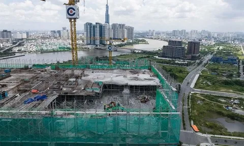 The Metropole Thủ Thiêm sập sàn công trình: Chủ đầu tư nợ phình to, dự án bị cầm cố