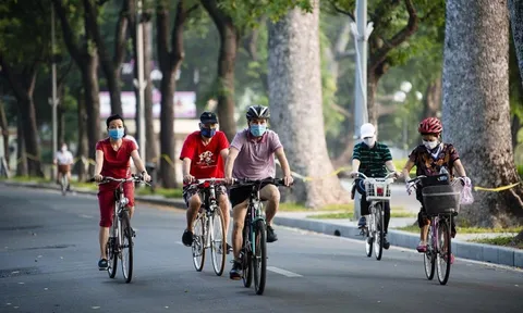 Làn đường riêng cho xe đạp ở Hà Nội: Chủ trương tiến bộ nhưng phải có lộ trình