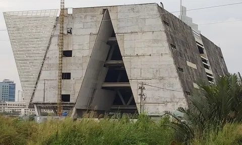 Ì ạch công trình Trung tâm Triển lãm quy hoạch TPHCM