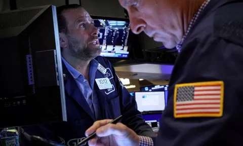 S&P 500 giảm 5 phiên liên tiếp chờ dữ liệu lạm phát quan trọng