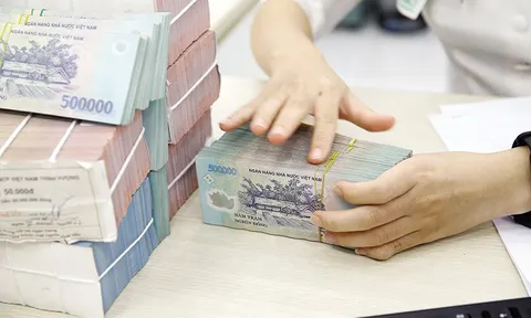 Ngân hàng mập mờ bán trái phiếu, doanh nghiệp lách cửa huy động vốn