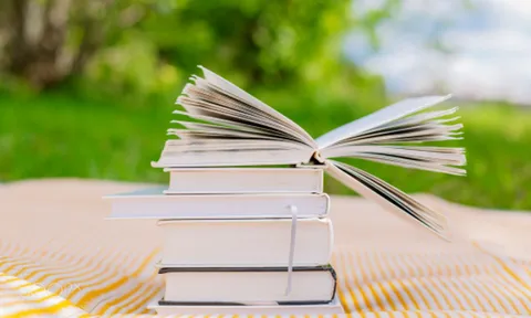 Hậu niêm yết đường vòng: Cổ đông lớn vẫn bán vốn, HTP còn thiếu hồ sơ dù cổ phiếu đã được niêm yết