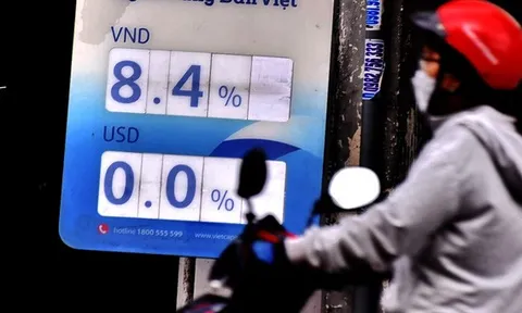 Cạn 'room' tín dụng, ngân hàng chần chừ tăng thêm lãi suất huy động