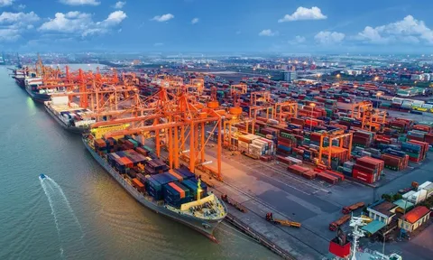 Đến 21/10, Việt Nam ước xuất siêu 8 tỷ USD năm 2022