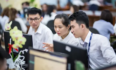 Giao dịch chứng khoán ngày 28/10: Nhóm ngân hàng và chứng khoán tiếp tục dẫn dắt đà tăng của thị trường