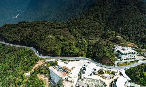 Khu sinh thái 'cạo trọc' núi rừng đỉnh đèo Hoàng Liên lấn chiếm, chồng lấn đất của dân