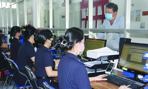 Công ty Mannequins Đông Á nợ thuế bị dừng làm thủ tục hải quan