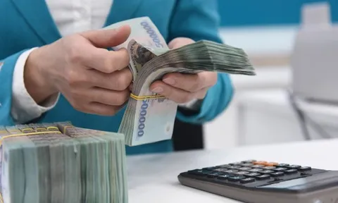 Lãi suất đang “nóng”, trái phiếu còn “nóng hơn”