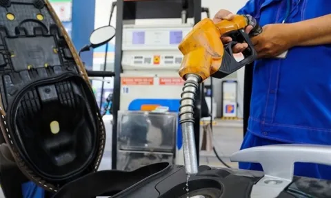 Giá xăng có thể giảm lần đầu tiên trong năm 2023