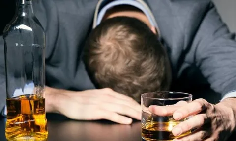 Lưu ý khi uống rượu ngày Tết để tránh ảnh hưởng đến sức khỏe