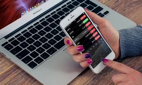 Nhịp đập Thị trường 02/02: Chực chờ rơi