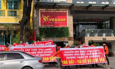 Vì sao khách hàng giăng băng rôn đòi đất dự án Khu dân cư Tam Anh Nam?