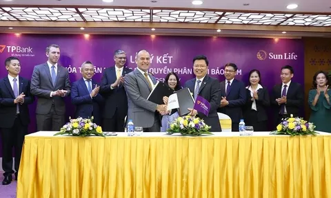 Gửi tiết kiệm thành hợp đồng bảo hiểm nhân thọ và dấu hỏi ‘cuộc chơi’ trái phiếu của TPBank