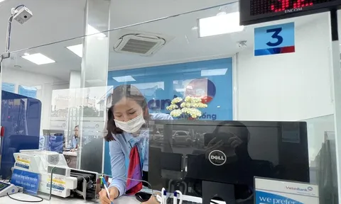 Cần xử nghiêm ngân hàng 'đi đêm' lãi suất