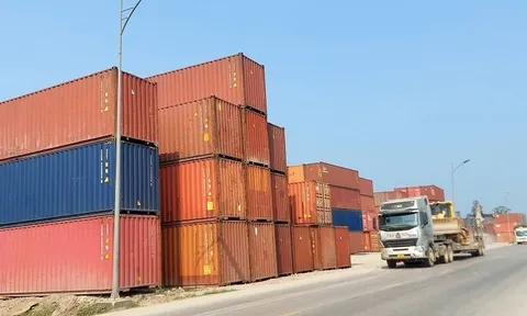 Chi nhánh Công ty Toàn Cầu tại Nghệ An: Liên tục lấn chiếm hành lang ATGT ?